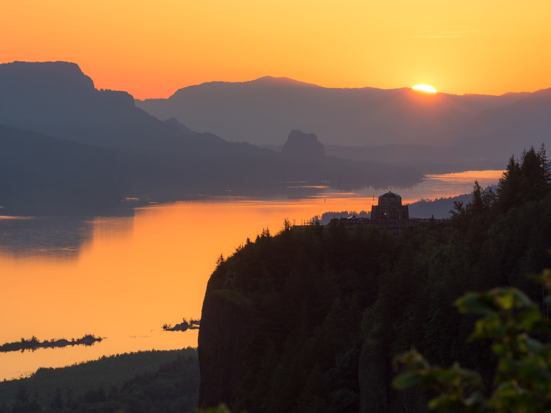 Bay City, OR Passport Guide: Tillamook Facilities & Steps