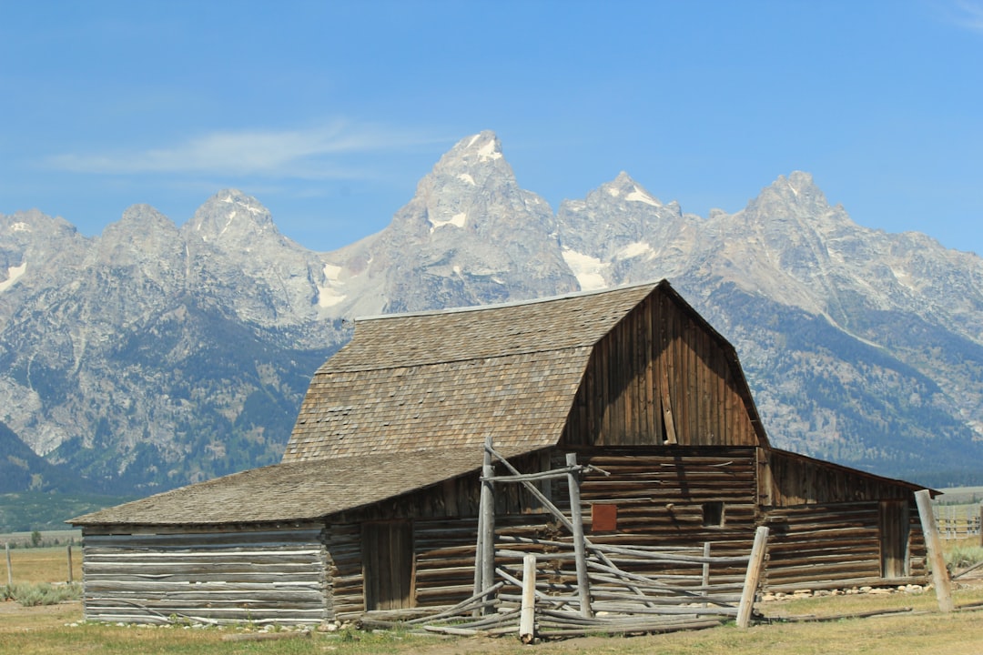Getting a Passport in Rolling Hills, WY: Facilities & Steps
