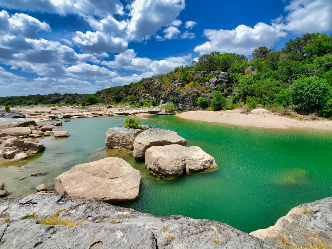 Passport Guide for Tunis, TX: Facilities, Forms & Steps
